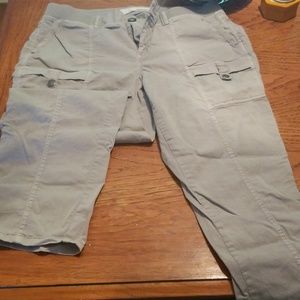 Women cargo capris